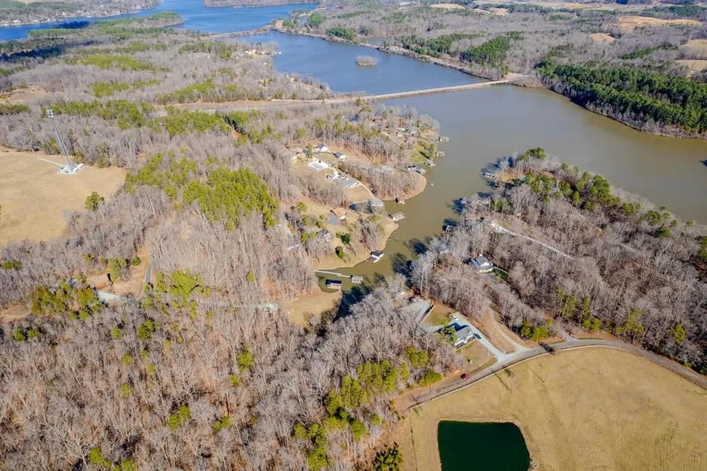 19 Whitetail Lane Leasburg, NC 27291