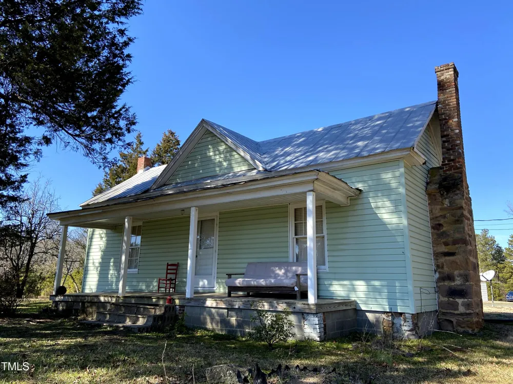 2523 Hamlin Road Durham, NC 27704