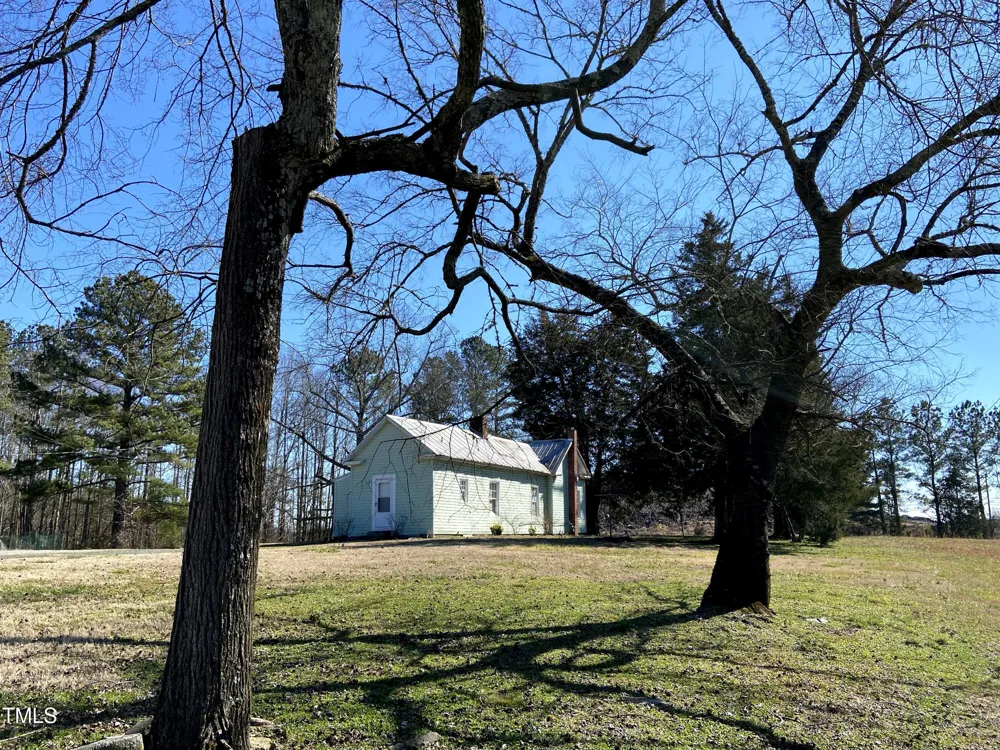 2523 Hamlin Road Durham, NC 27704