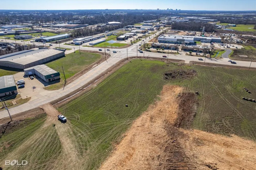 1756 Swan Lake Road Bossier City, LA 71111