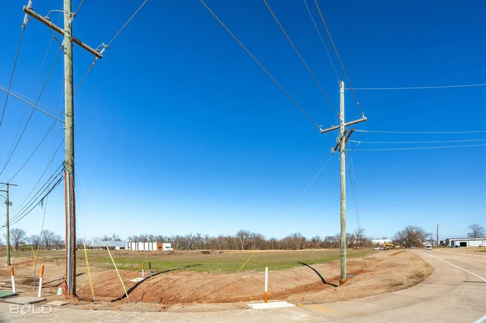 1756 Swan Lake Road Bossier City, LA 71111