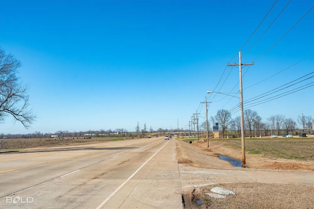 1756 Swan Lake Road Bossier City, LA 71111