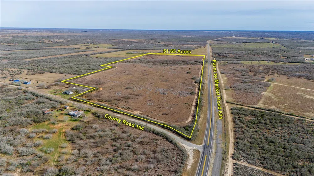 124 County Road 164 George West, TX 78022
