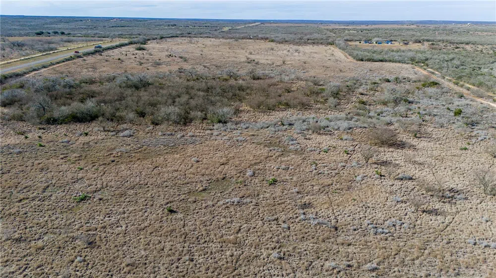 124 County Road 164 George West, TX 78022