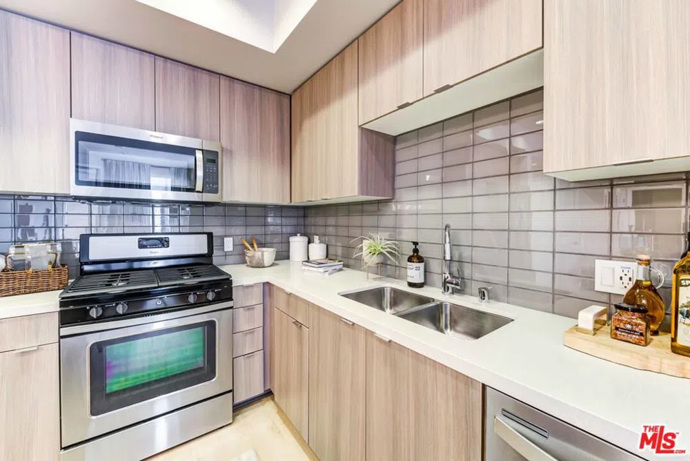 7290 Edinger Avenue #1053 Huntington Beach, CA 92647