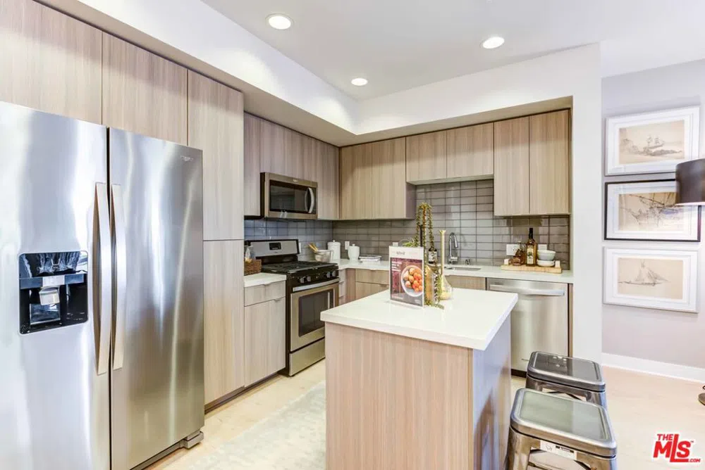 7290 Edinger Avenue #1053 Huntington Beach, CA 92647