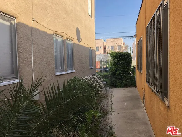 1806 ALSACE AVENUE Los Angeles, CA 90019