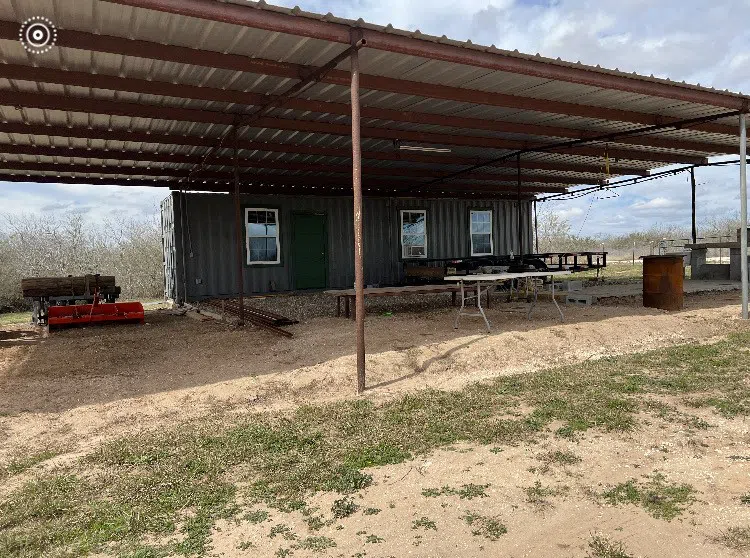 101 EL Toro RD Spur 12 San Diego, TX 78332