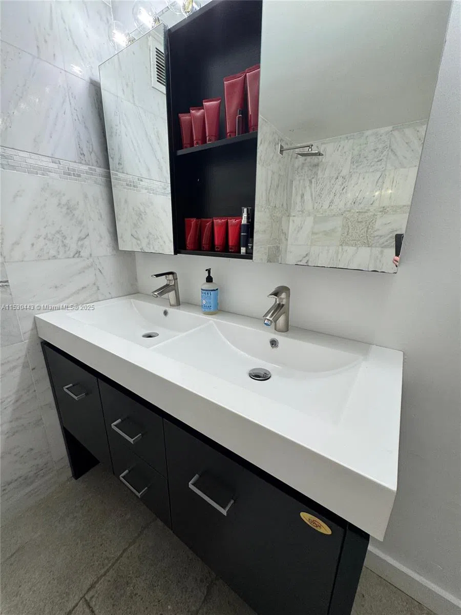 1200 West Ave #202 Miami Beach, FL 33139