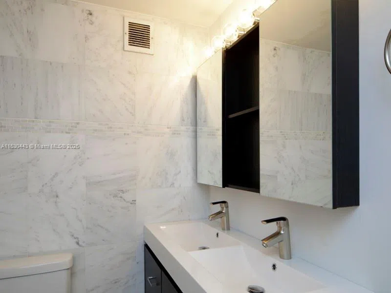 1200 West Ave #202 Miami Beach, FL 33139