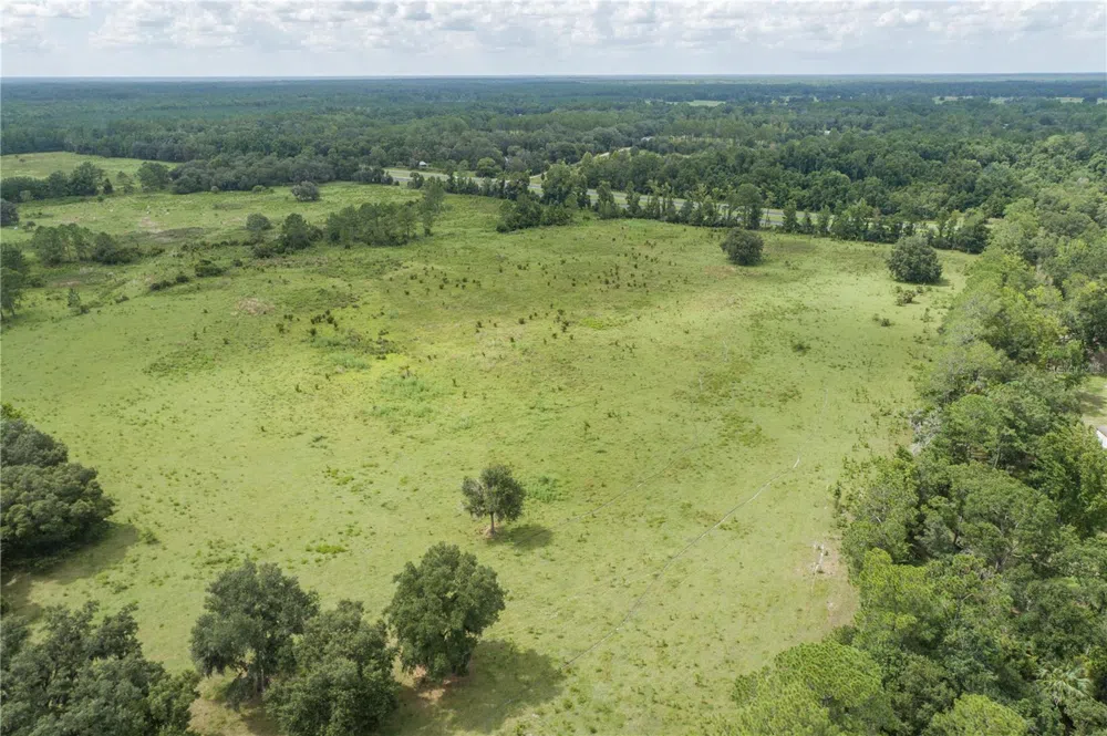 18001 SE HAWTHORNE ROAD Hawthorne, FL 32640