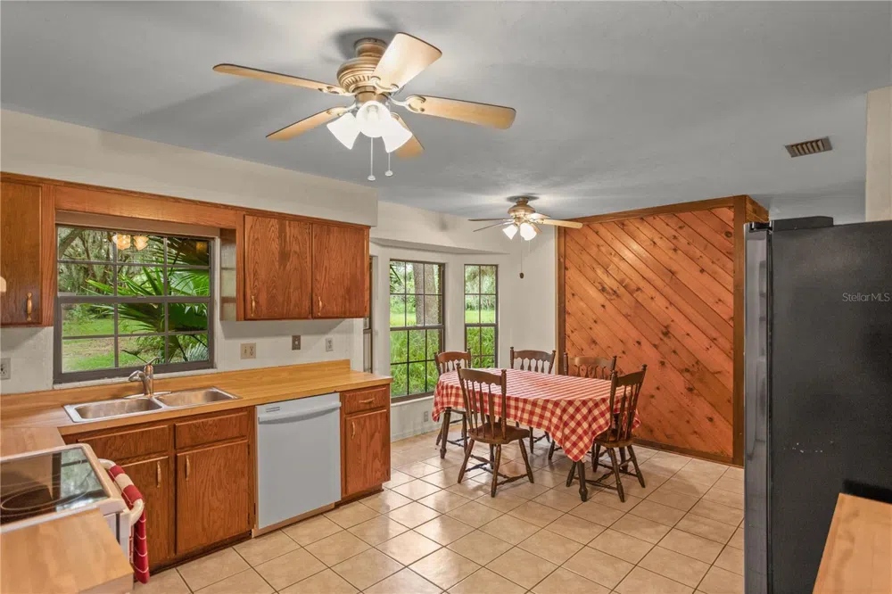 18001 SE HAWTHORNE ROAD Hawthorne, FL 32640