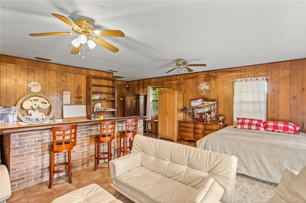 18001 SE HAWTHORNE ROAD Hawthorne, FL 32640