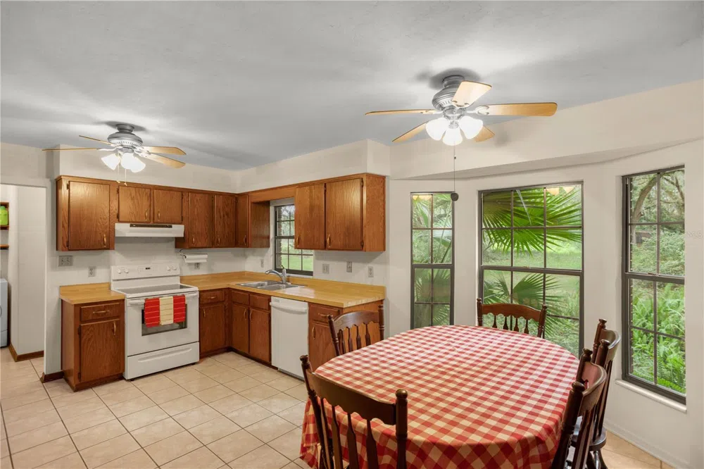 18001 SE HAWTHORNE ROAD Hawthorne, FL 32640