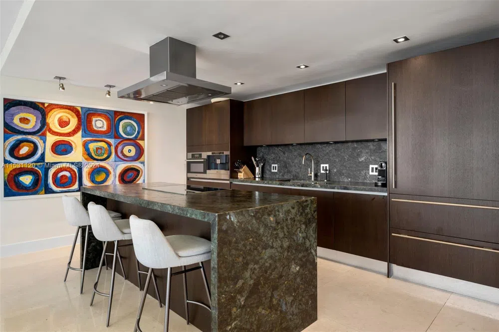 101 Ocean Dr #907 Miami Beach, FL 33139