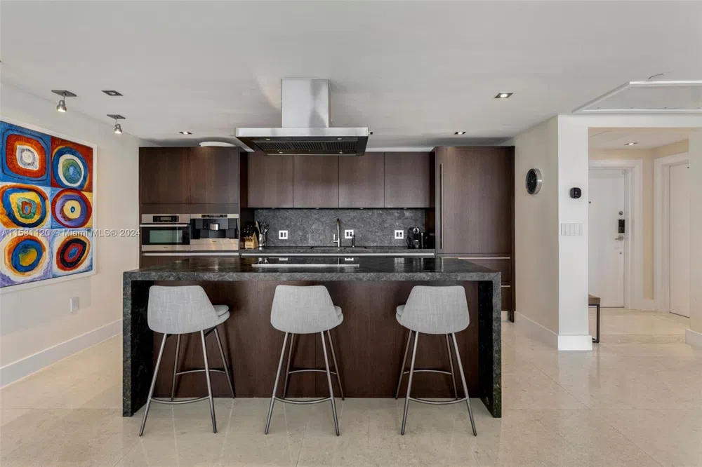 101 Ocean Dr #907 Miami Beach, FL 33139