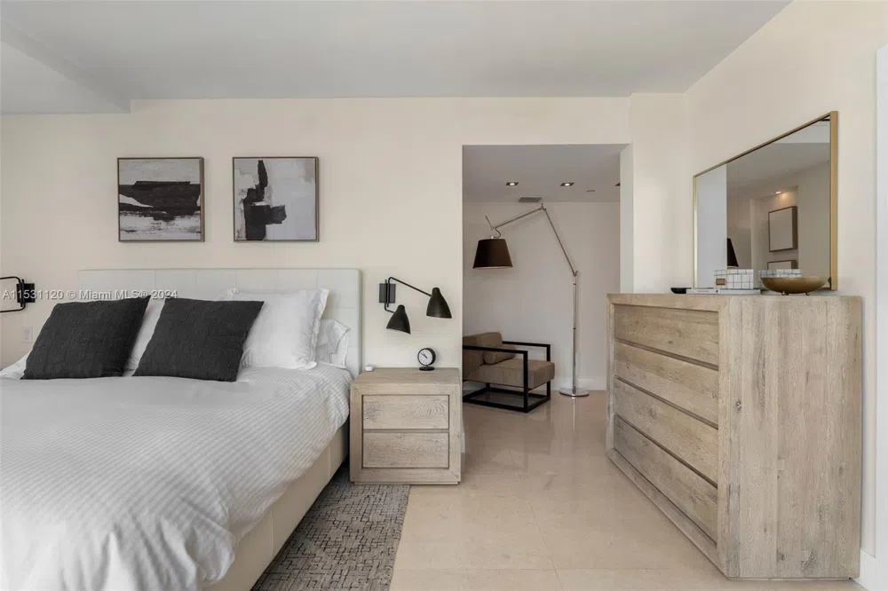 101 Ocean Dr #907 Miami Beach, FL 33139