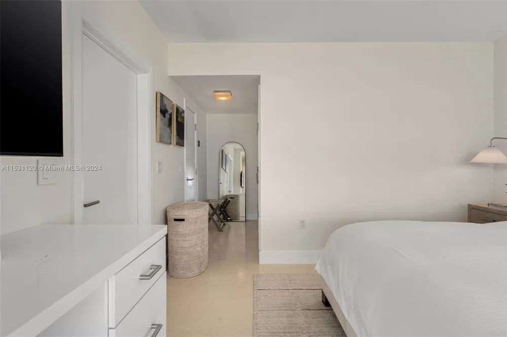 101 Ocean Dr #907 Miami Beach, FL 33139