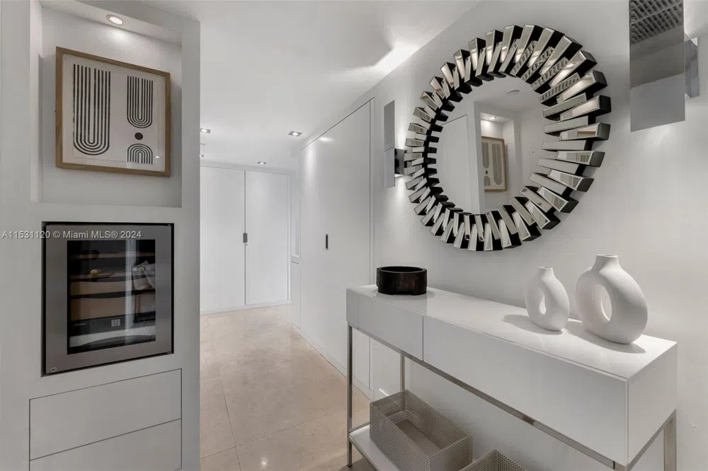 101 Ocean Dr #907 Miami Beach, FL 33139