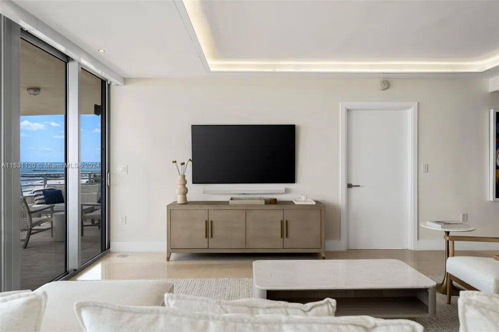 101 Ocean Dr #907 Miami Beach, FL 33139