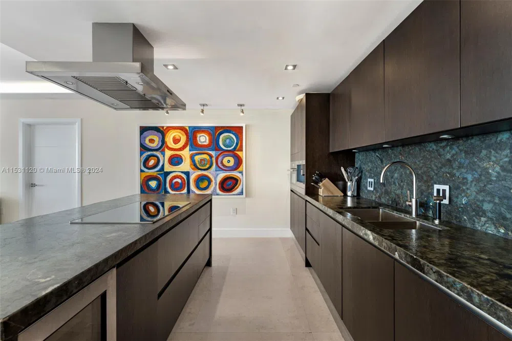 101 Ocean Dr #907 Miami Beach, FL 33139