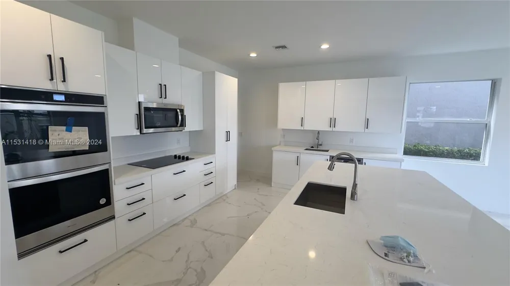 3523 Forest View Cir Dania Beach, FL 33312