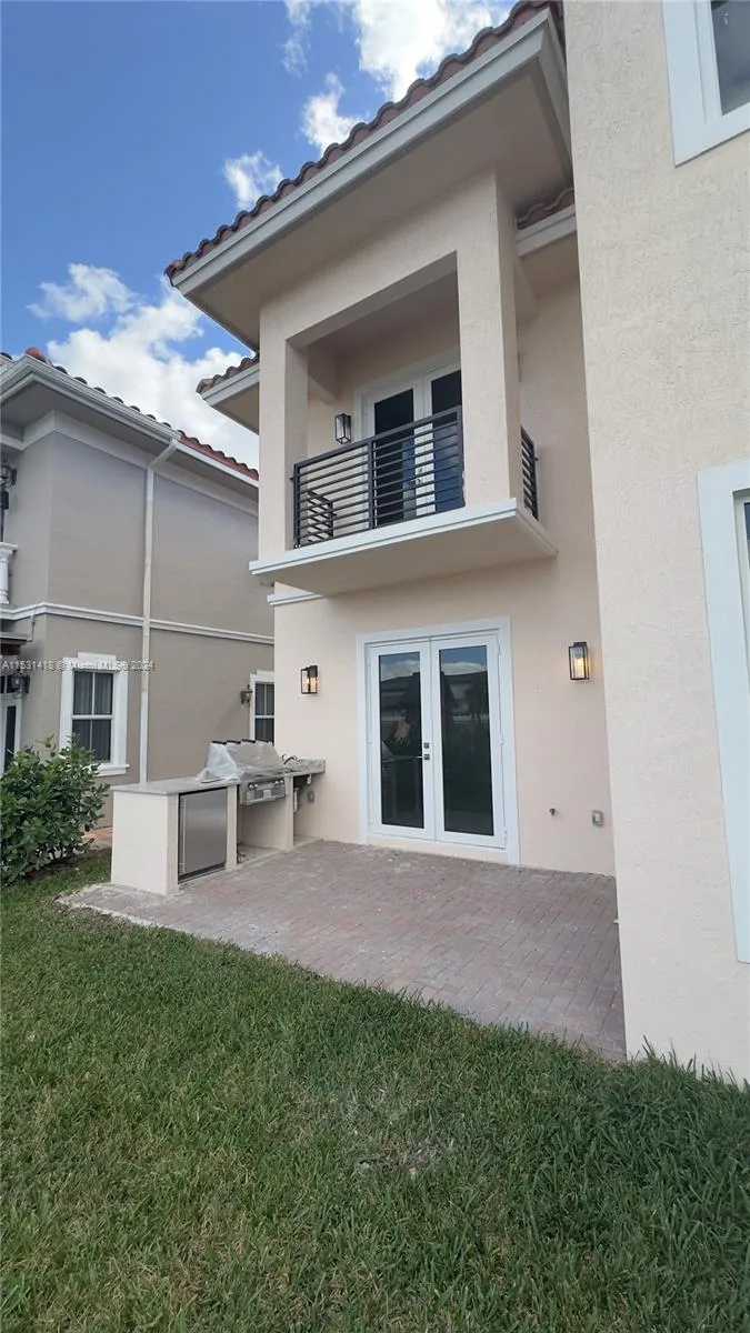 3523 Forest View Cir Dania Beach, FL 33312