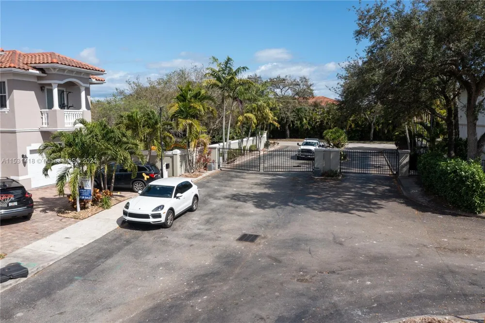 3523 Forest View Cir Dania Beach, FL 33312
