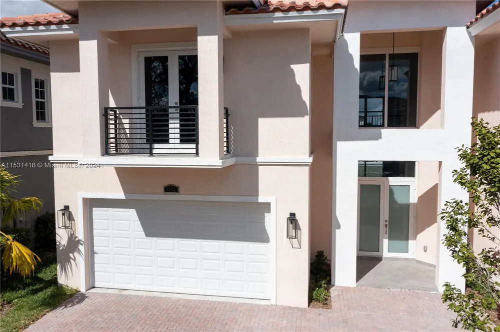 3523 Forest View Cir Dania Beach, FL 33312