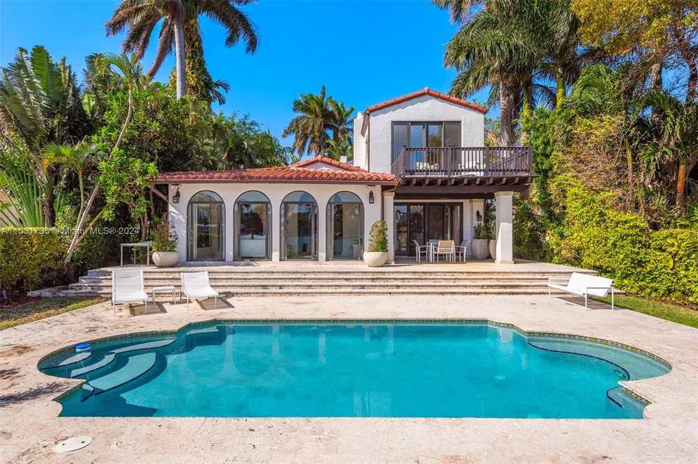 527 E Dilido Dr Miami Beach, FL 33139