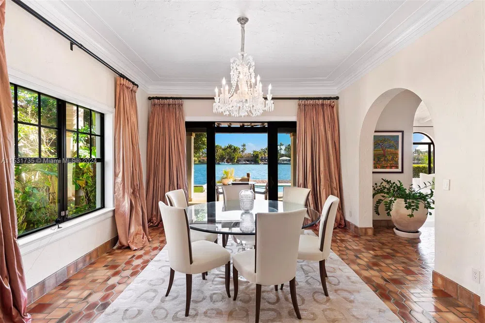 527 E Dilido Dr Miami Beach, FL 33139