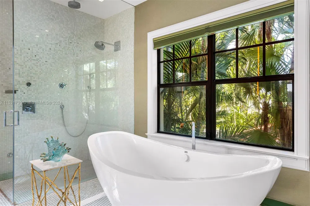 527 E Dilido Dr Miami Beach, FL 33139