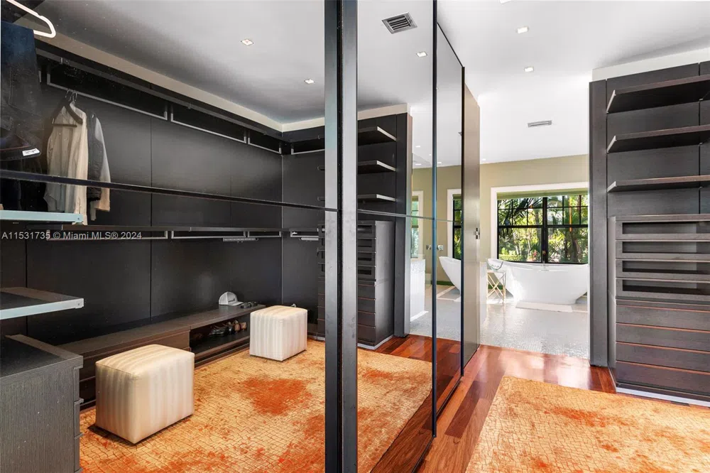 527 E Dilido Dr Miami Beach, FL 33139