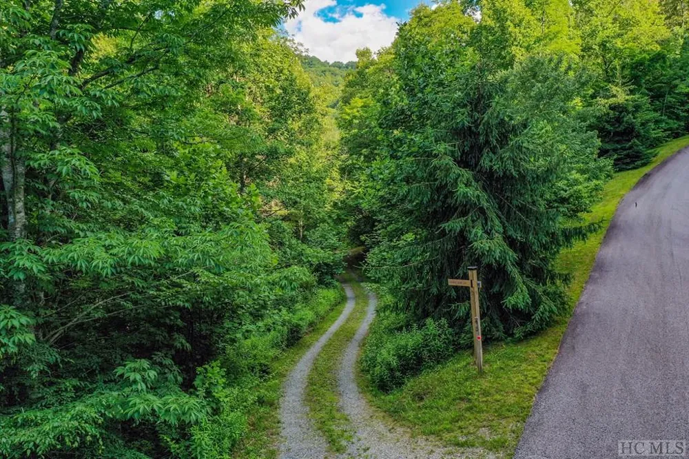 13 Hares Ear Tuckasegee, NC 28783