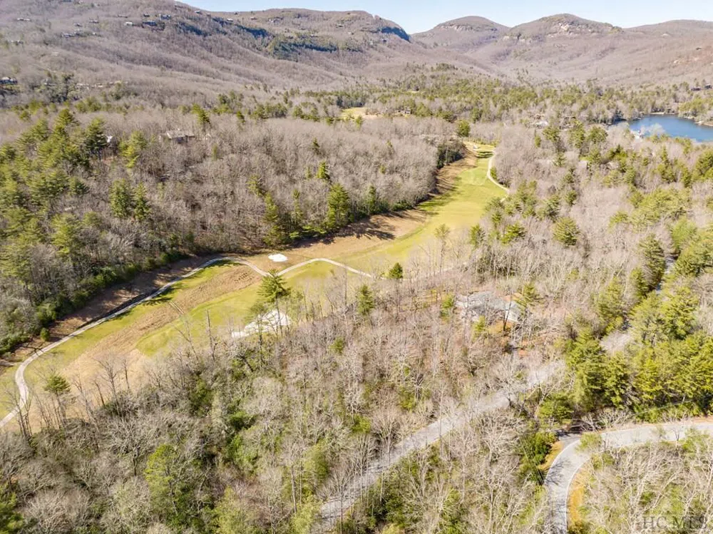 I 12 Seminole Way Lake Toxaway, NC 28747