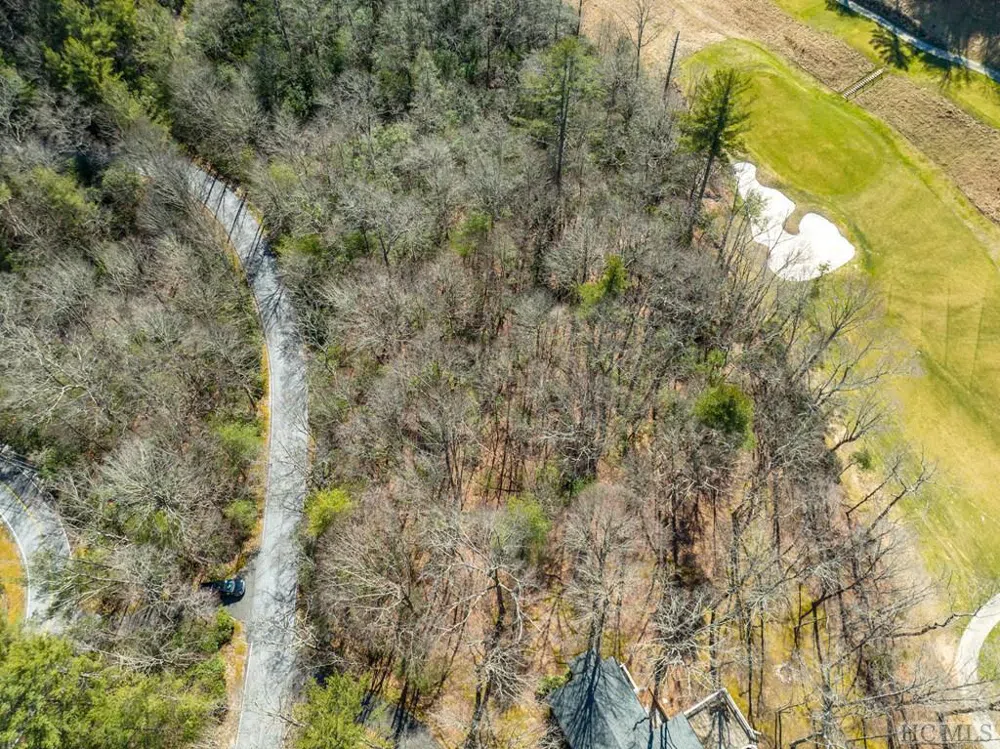 I 12 Seminole Way Lake Toxaway, NC 28747