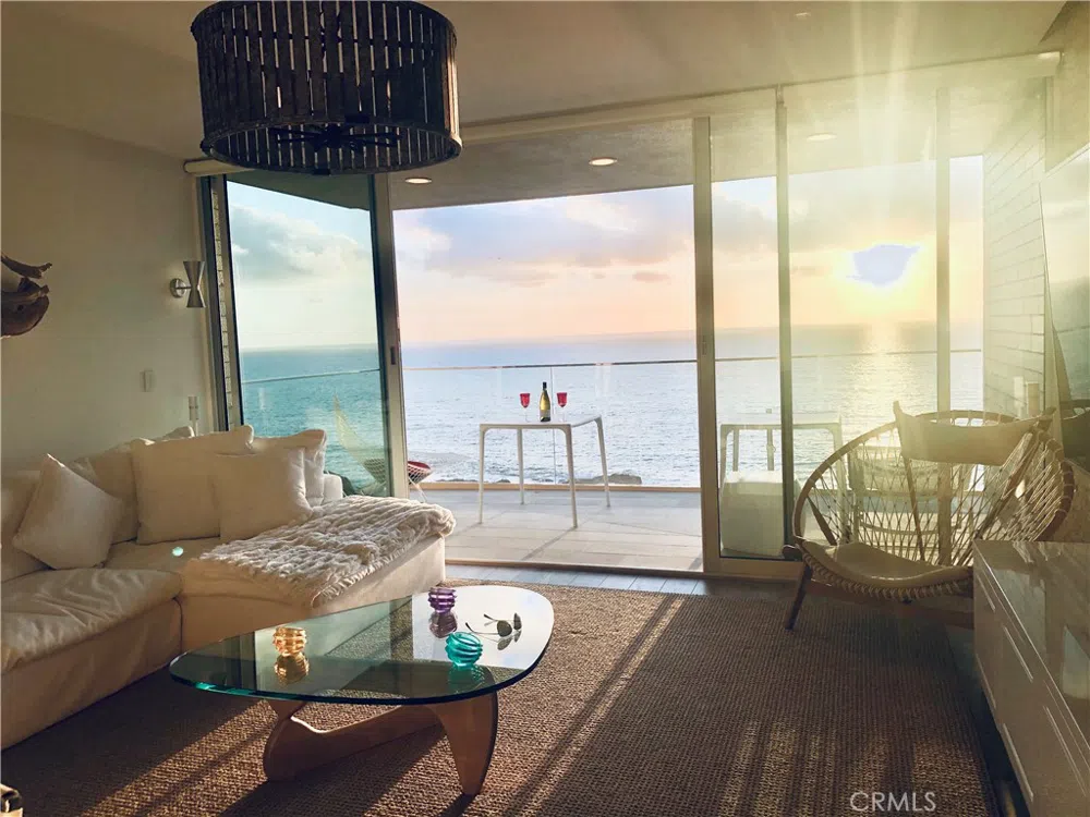 31755 Coast #305 Laguna Beach, CA 92651