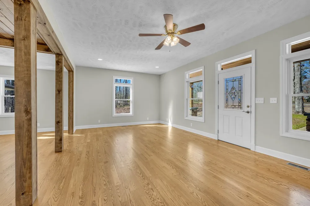 211 Woodmere Dr Hohenwald, TN 38462