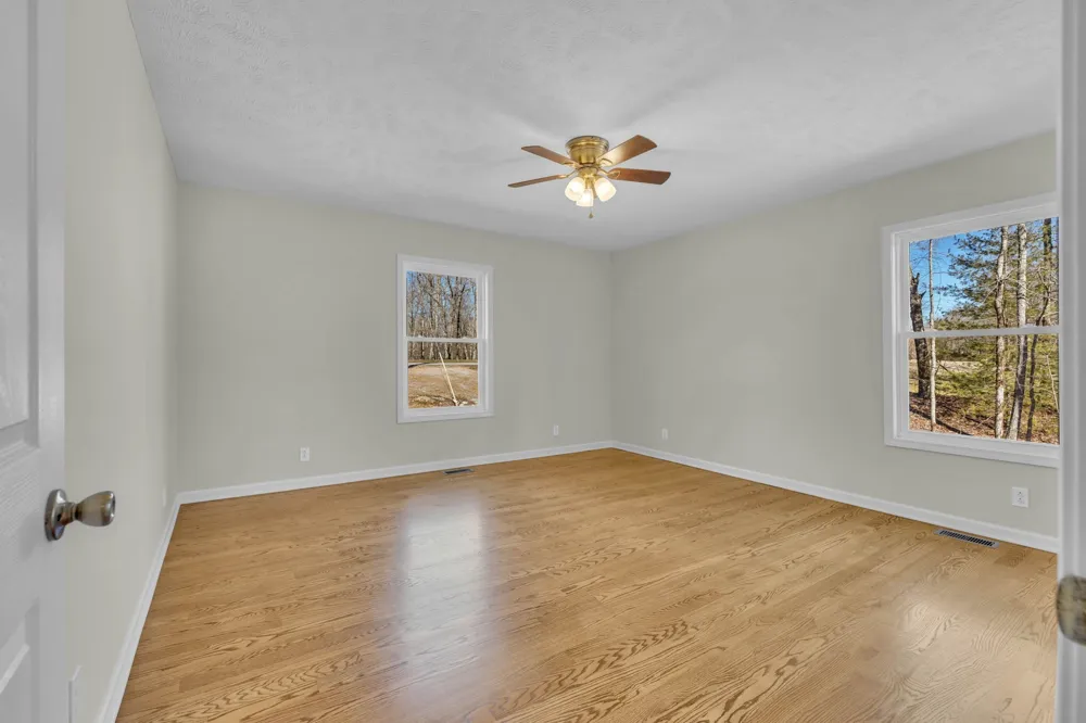 211 Woodmere Dr Hohenwald, TN 38462