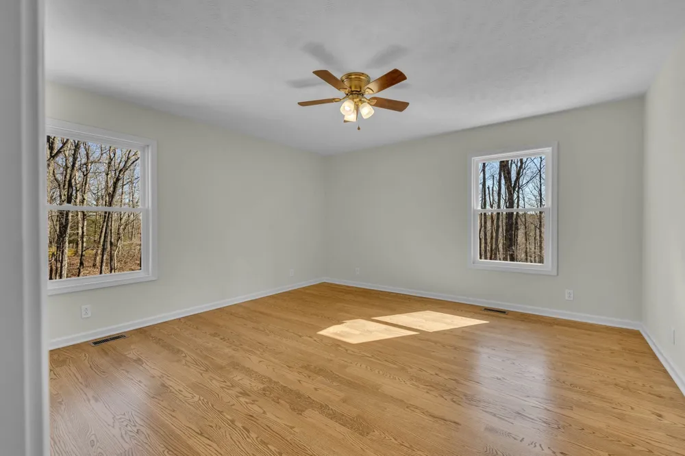 211 Woodmere Dr Hohenwald, TN 38462