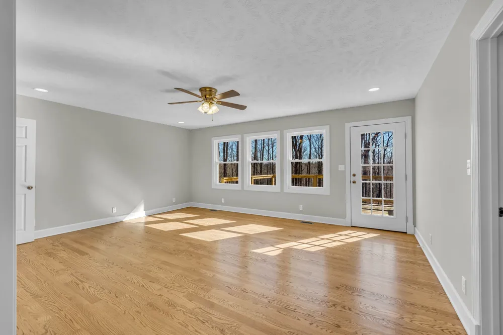 211 Woodmere Dr Hohenwald, TN 38462