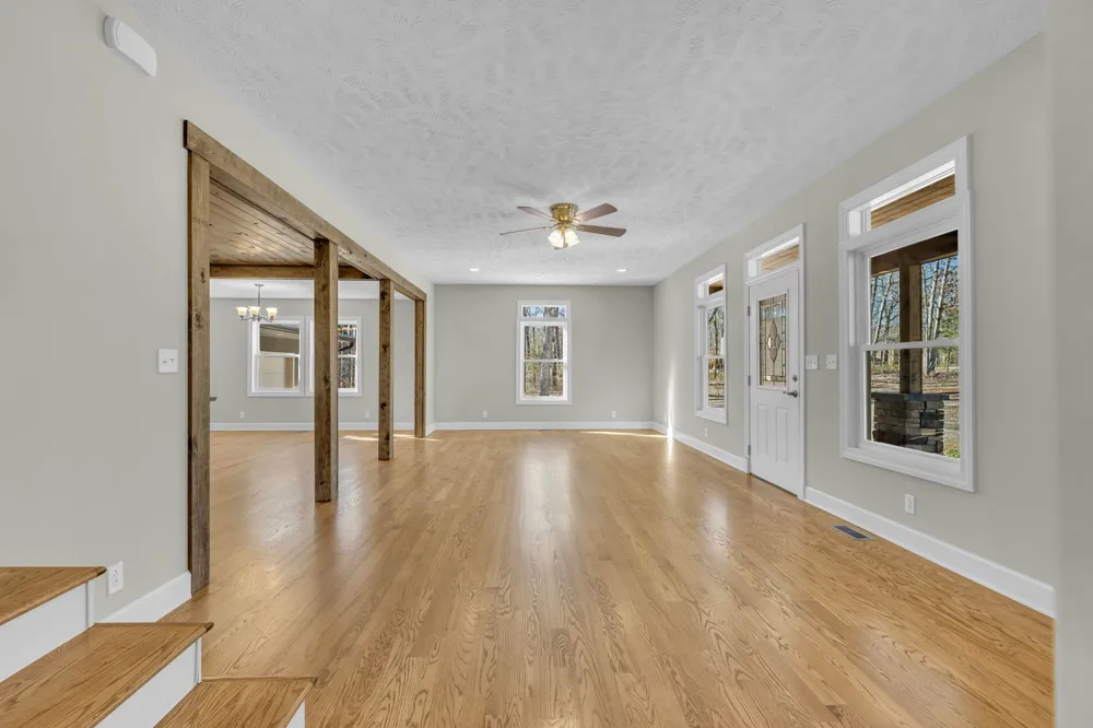 211 Woodmere Dr Hohenwald, TN 38462