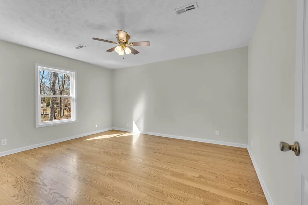 211 Woodmere Dr Hohenwald, TN 38462