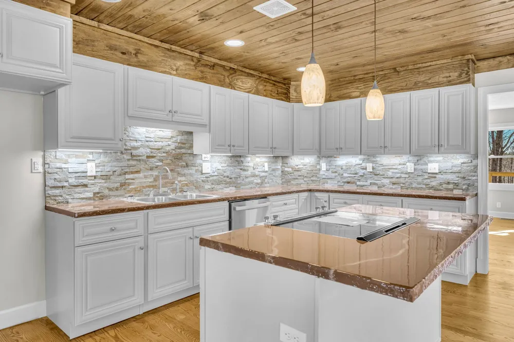 211 Woodmere Dr Hohenwald, TN 38462