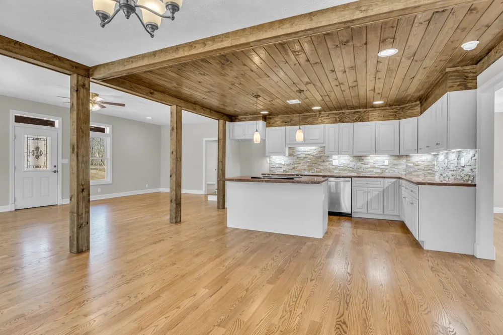 211 Woodmere Dr Hohenwald, TN 38462