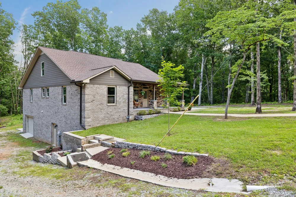 211 Woodmere Dr Hohenwald, TN 38462