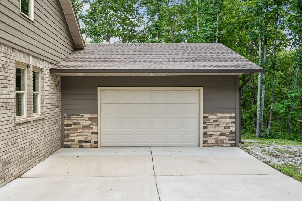 211 Woodmere Dr Hohenwald, TN 38462