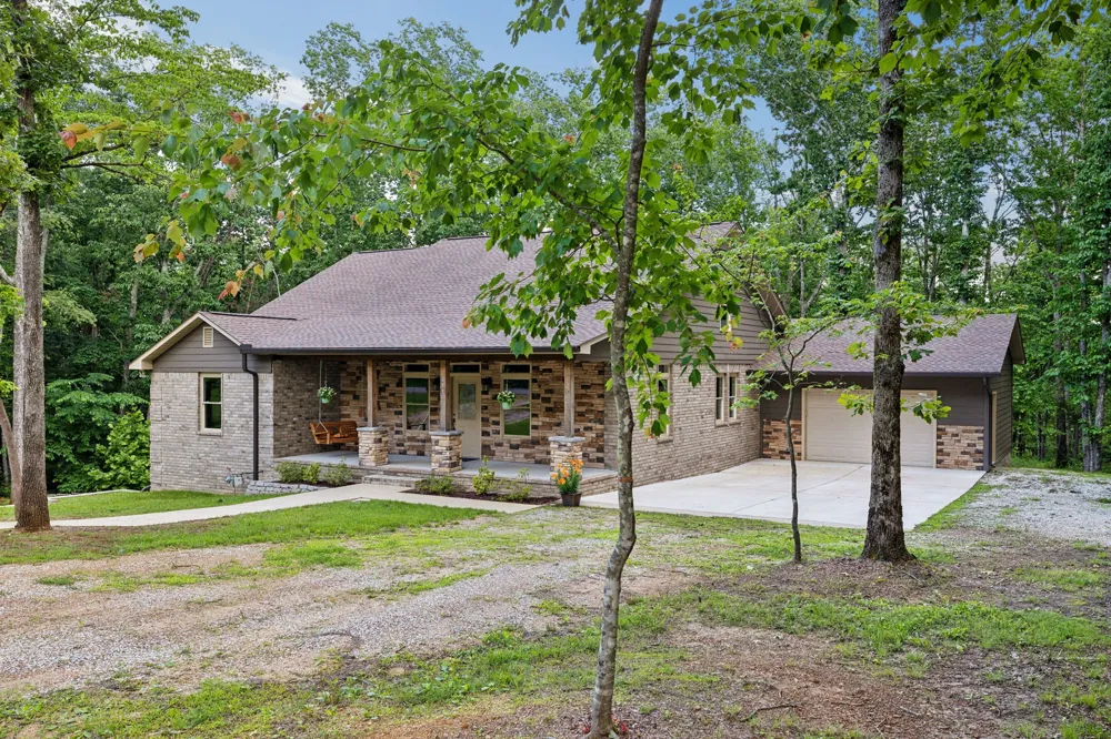211 Woodmere Dr Hohenwald, TN 38462