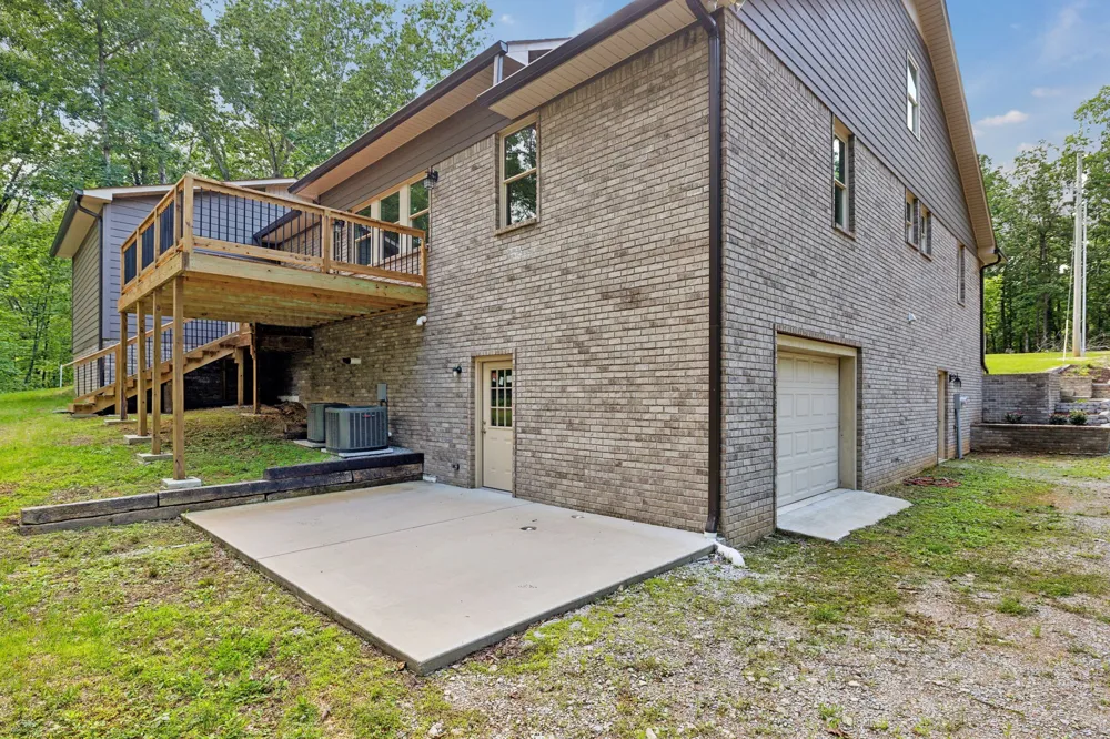 211 Woodmere Dr Hohenwald, TN 38462