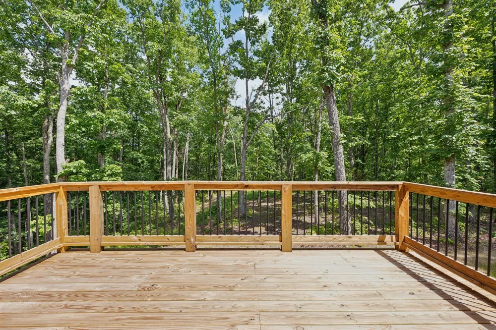 211 Woodmere Dr Hohenwald, TN 38462